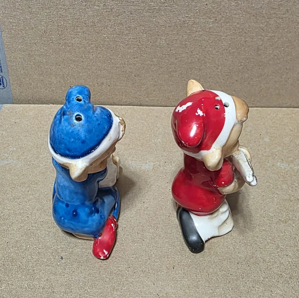 Vtg Pixie Elf Sewing Themed Salt Pepper Shaker Set #145